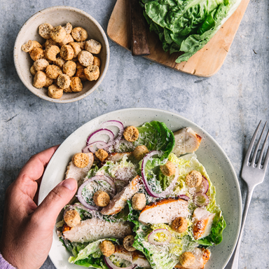 Crispy-caesar-salad-with-whole-wheat-croutons.png